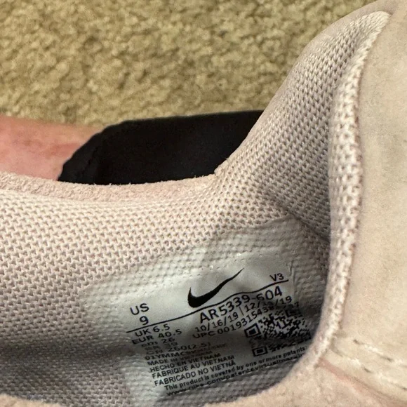 Nike Pink Sneakers - Picture 7 of 13